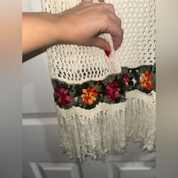 Floral Embroidered Cream Knit Cardigan - Picture 4 of 7